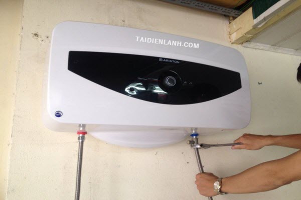 4 trường hợp khiến bình nóng lạnh bị chảy nước