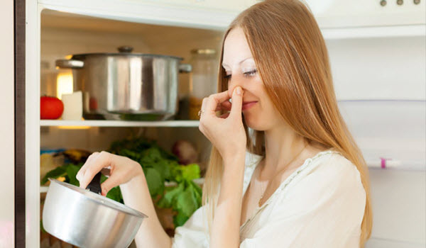Tuyệt chiêu khử mùi hôi tủ lạnh dành cho bà nội trợ